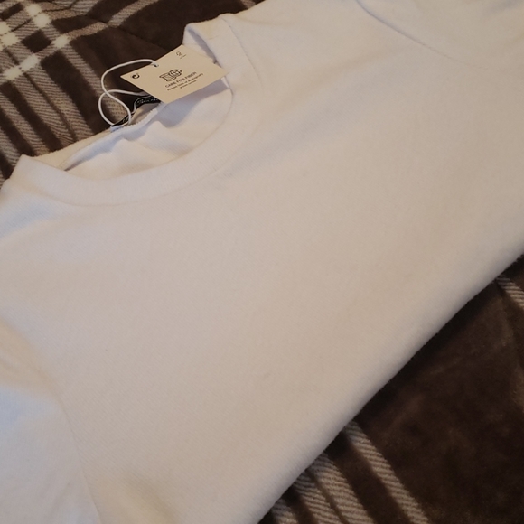 New top - Picture 3 of 6